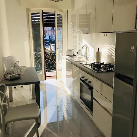 Apt Elena Fronte Lago Apartment
