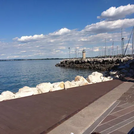 Apt Elena Fronte Lago Desenzano del Garda