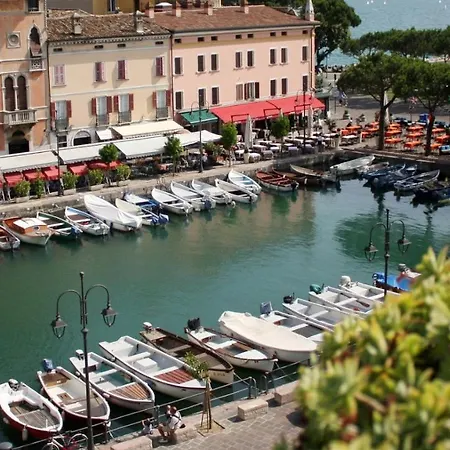 Apt Elena Fronte Lago *