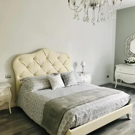 Apt Elena Fronte Lago Apartment
