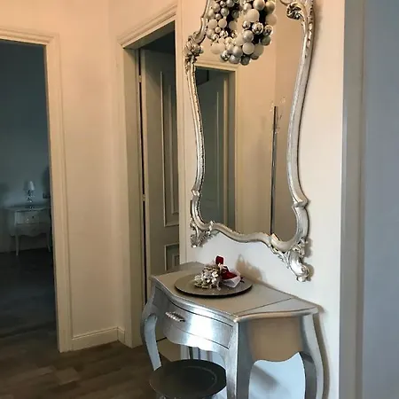 Apt Elena Fronte Lago Apartment